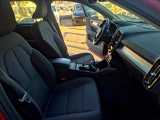 VOLVO XC40 T2 Momentum Core 13