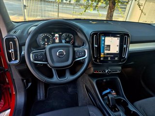 VOLVO XC40 T2 Momentum Core 14