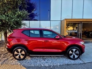VOLVO XC40 T2 Momentum Core 4