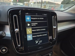 VOLVO XC40 T3 Momentum 10