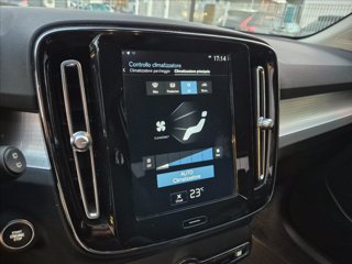 VOLVO XC40 T3 Momentum 11