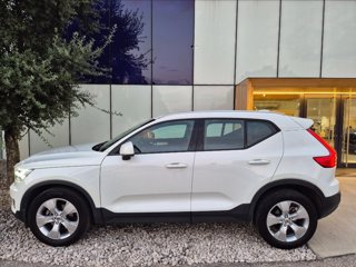 VOLVO XC40 T3 Momentum 2