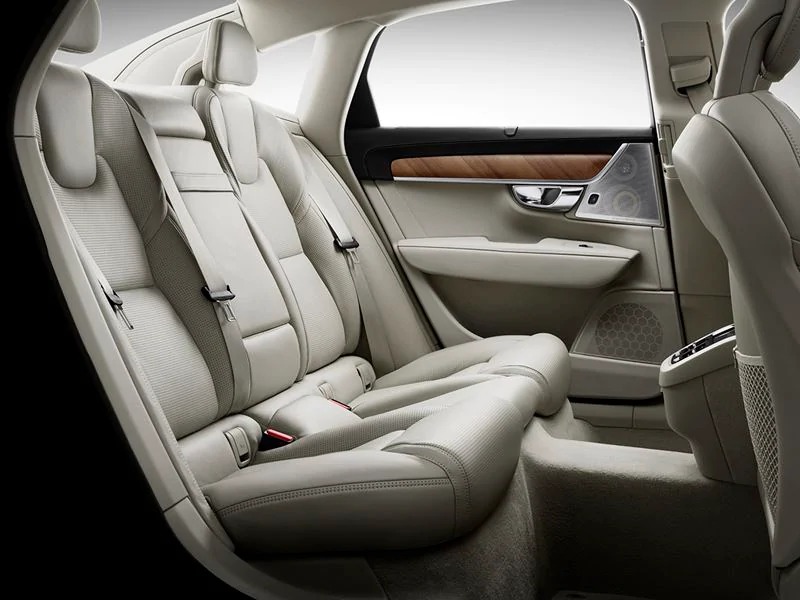 Volvo S90 02