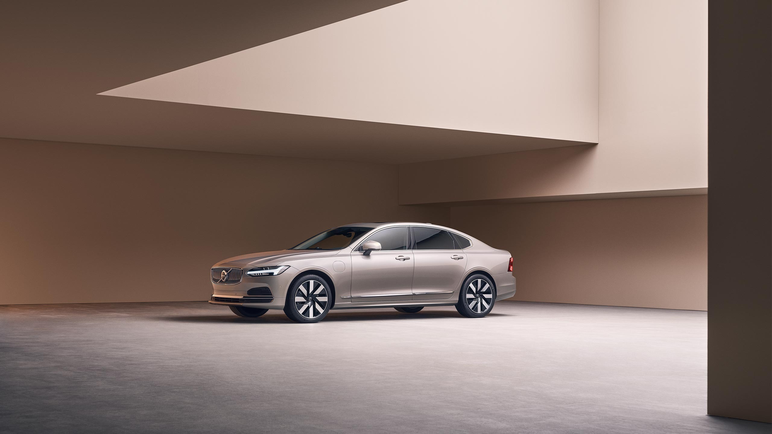 Volvo S90 Recharge esterni 2