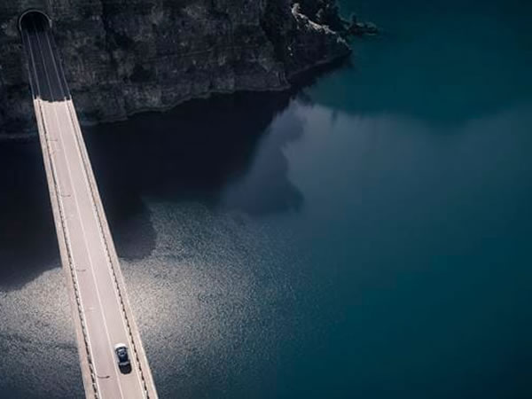 Volvo XC40 Recharge 01
