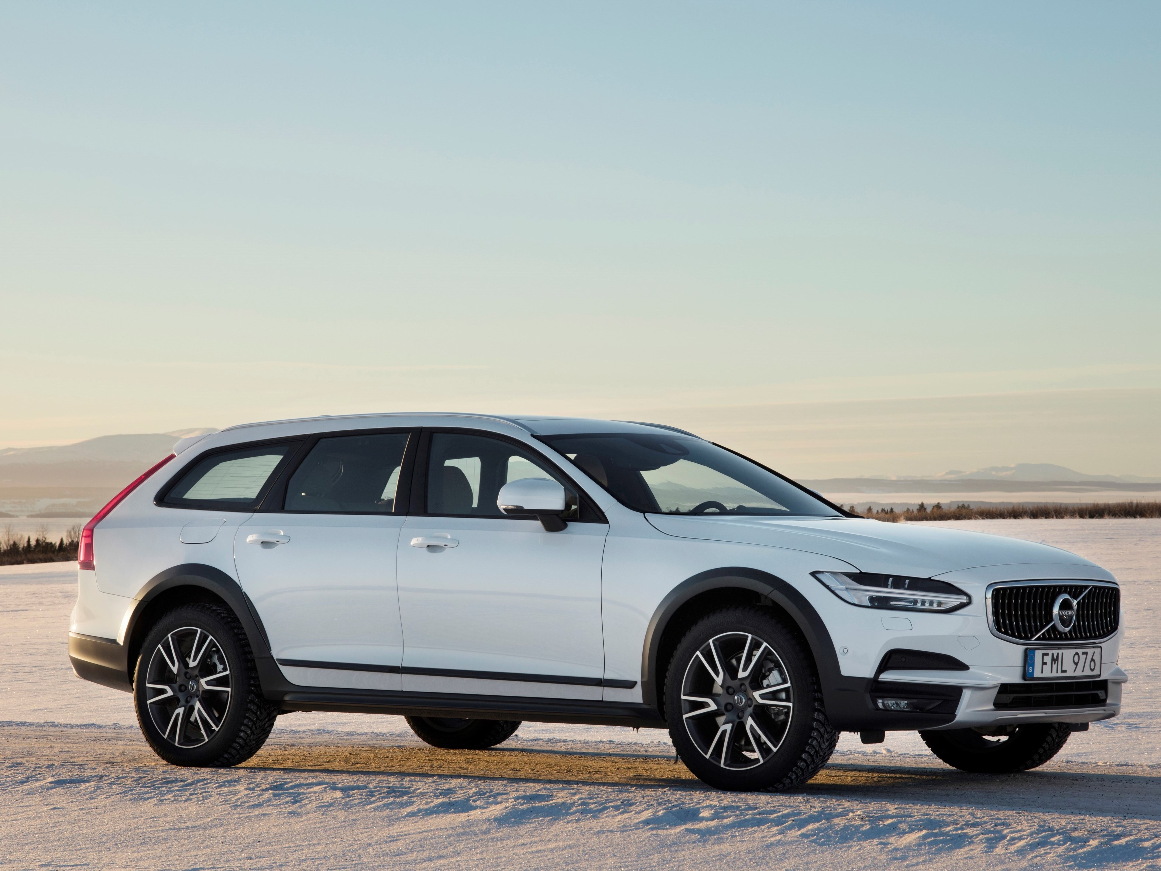 203099 Volvo V90 Cross Country 4 3
