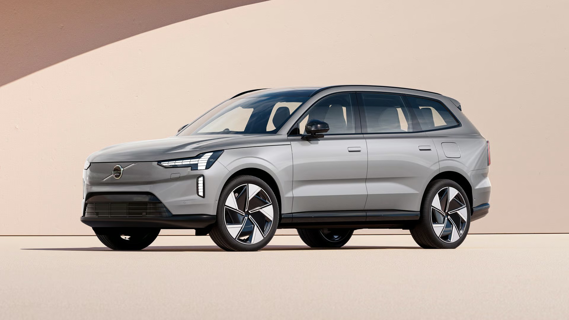 JPG Full BL010 Front3q No Lidar02