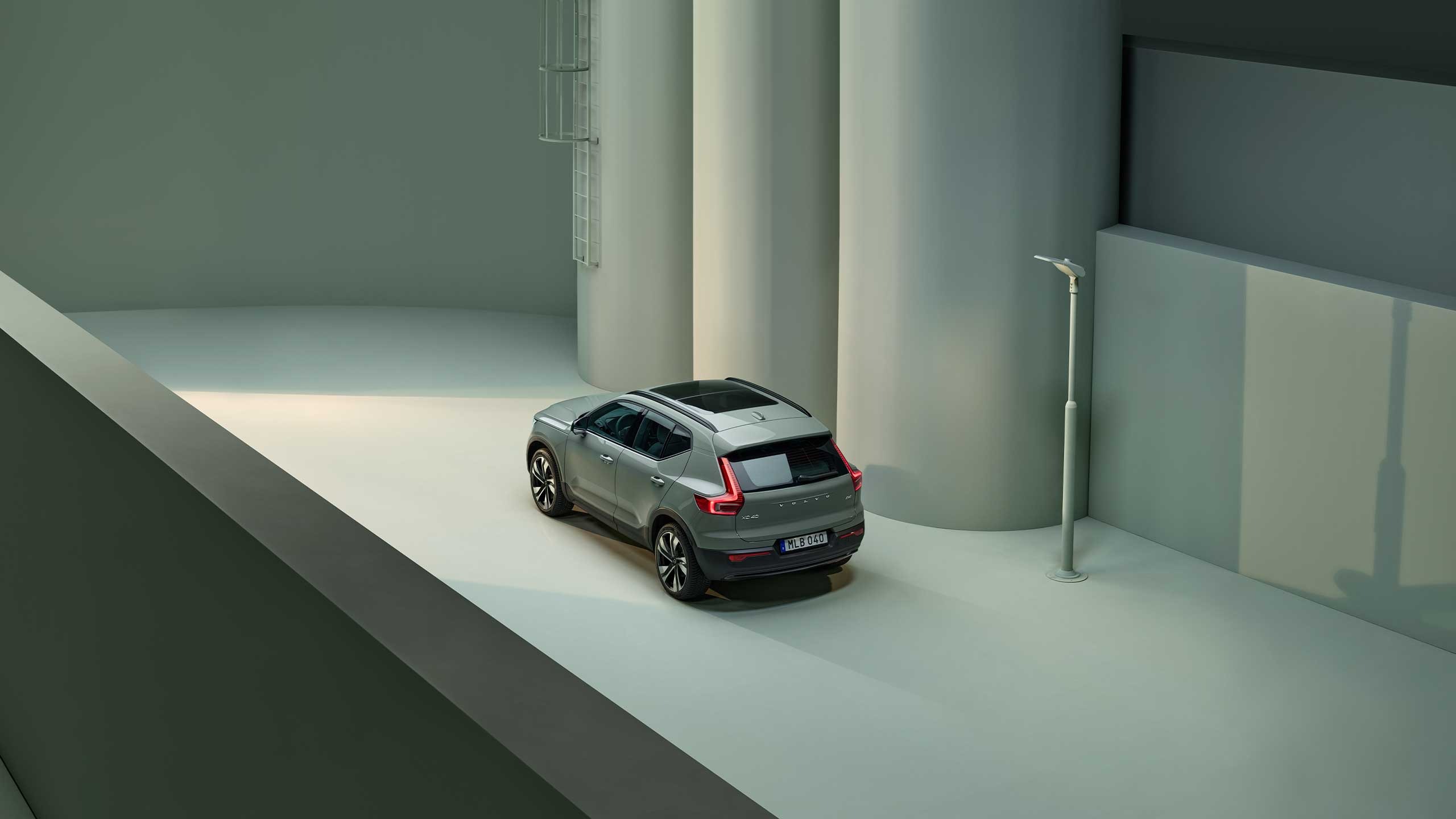 Volvo XC40 esterni 2