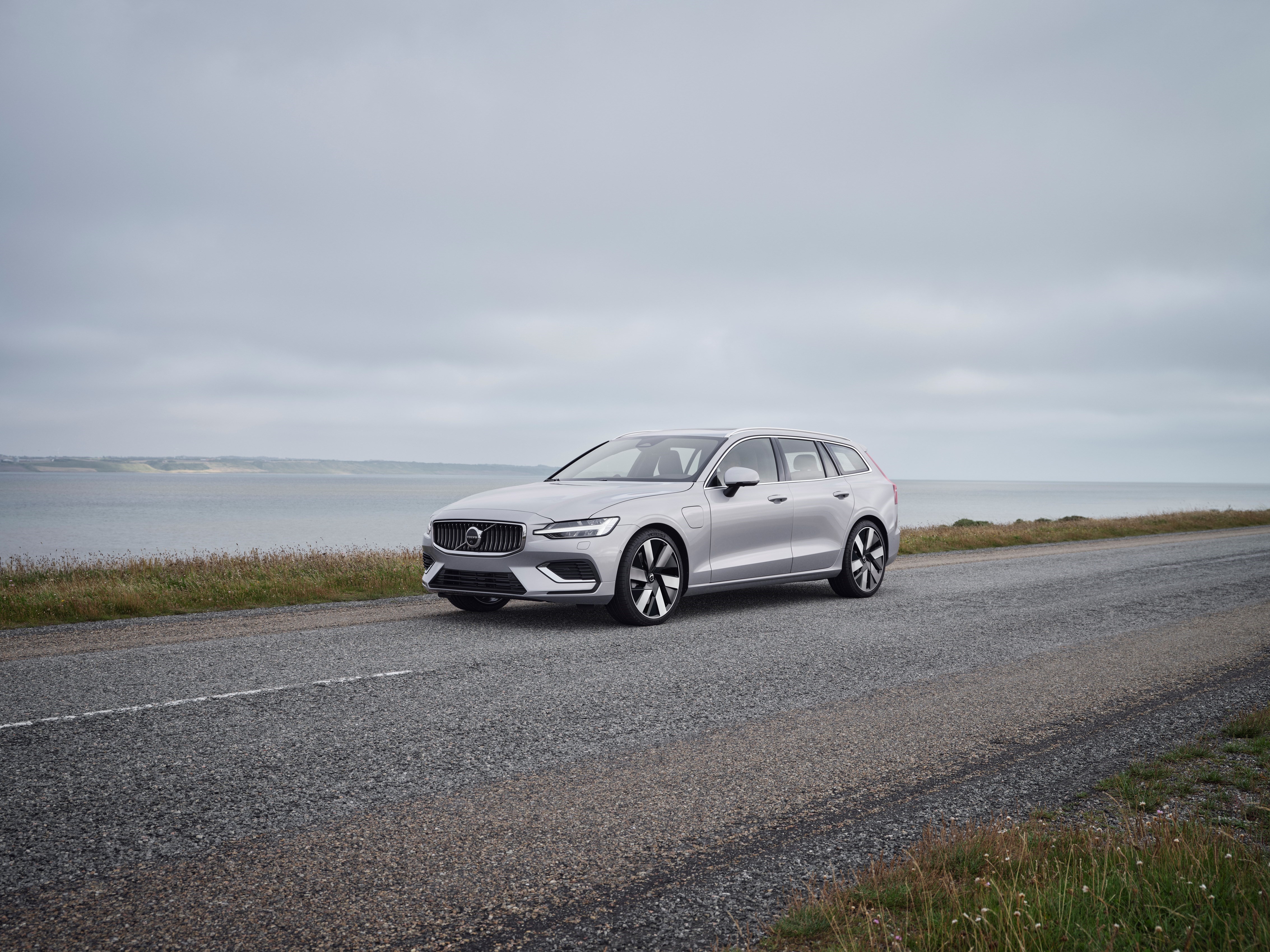 294042 V60 Recharge T8 Silver Dawn