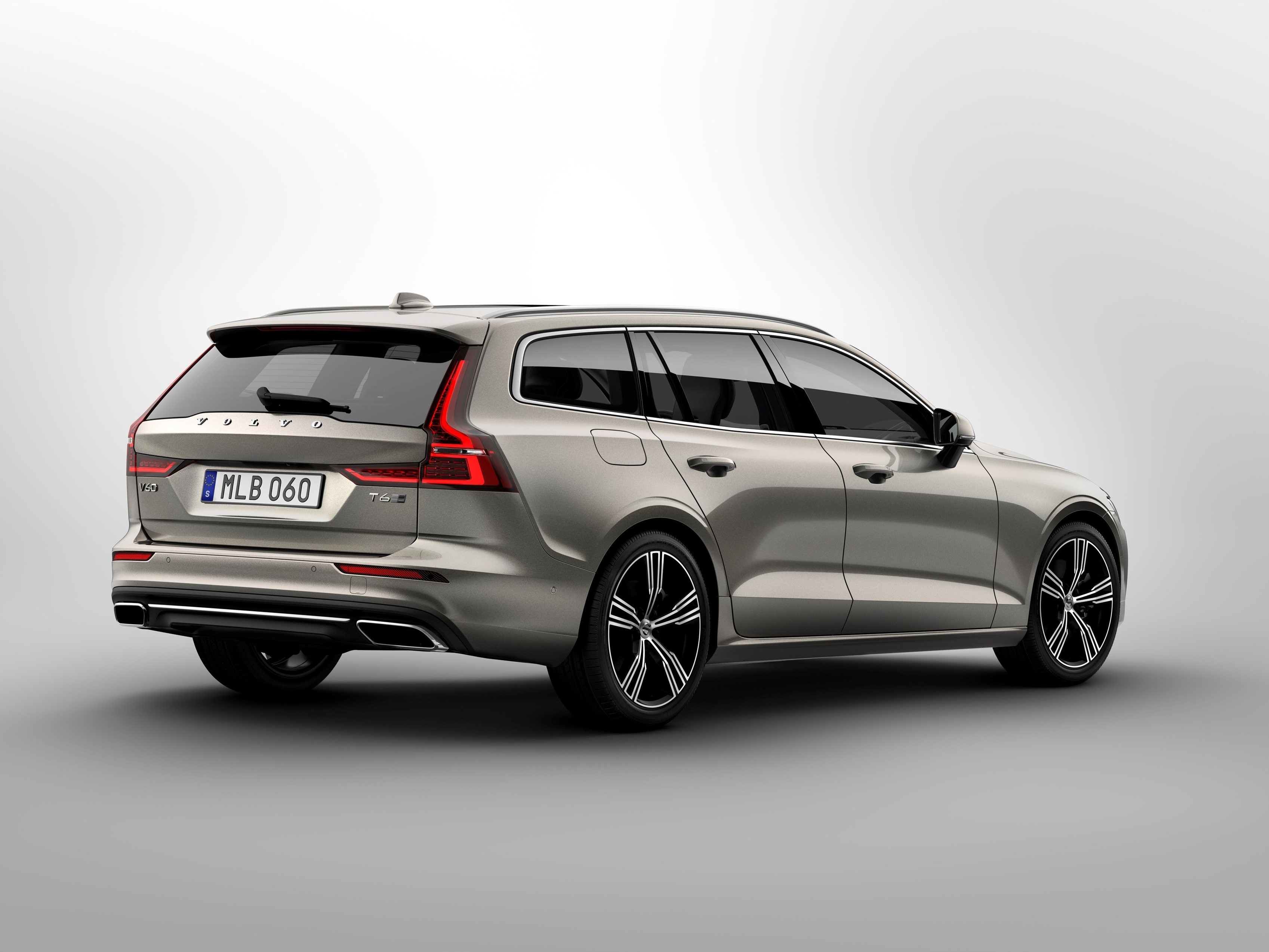 223563 New Volvo V60 Exterior 4 3