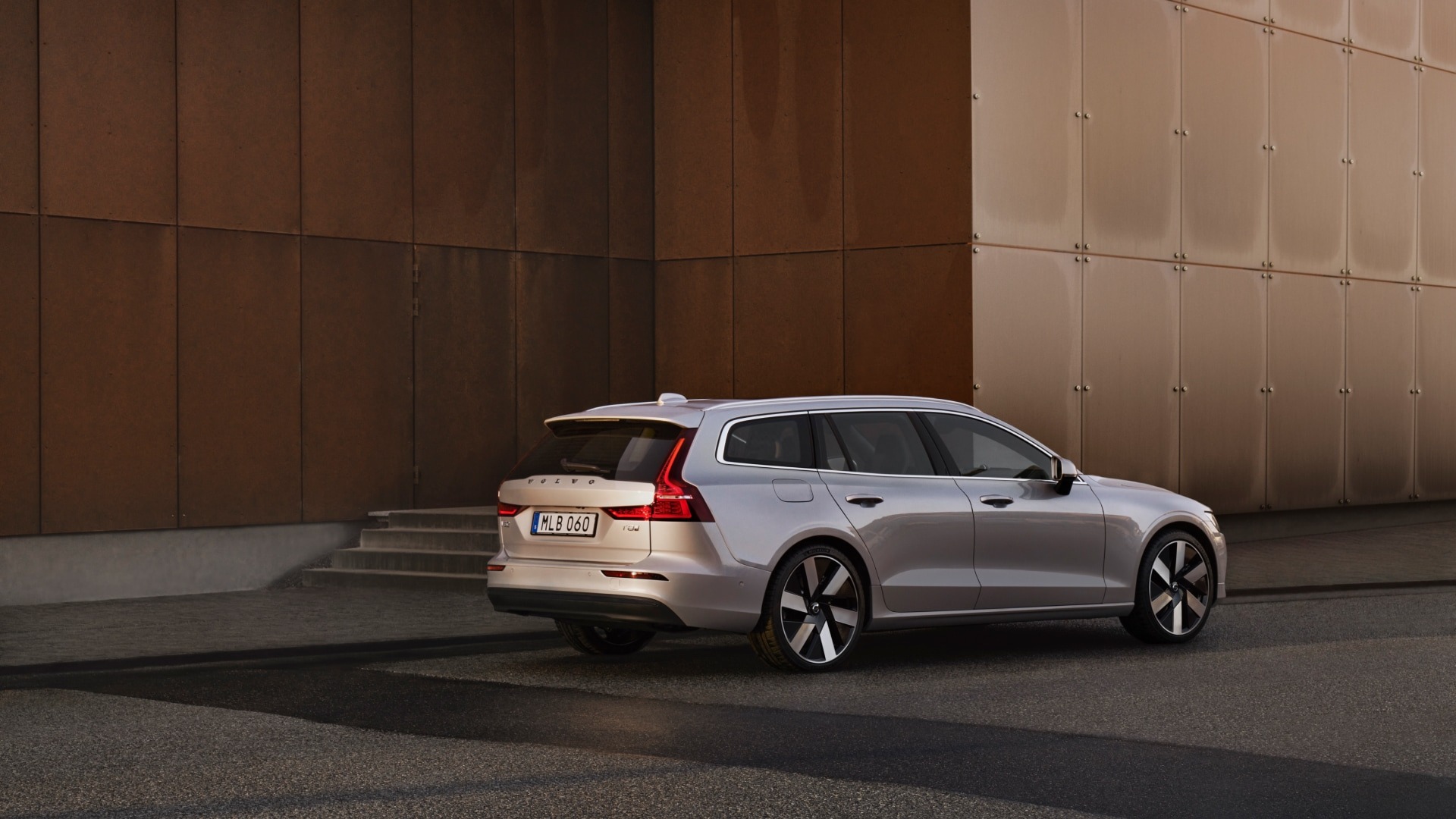 Volvo V60 esterni 3