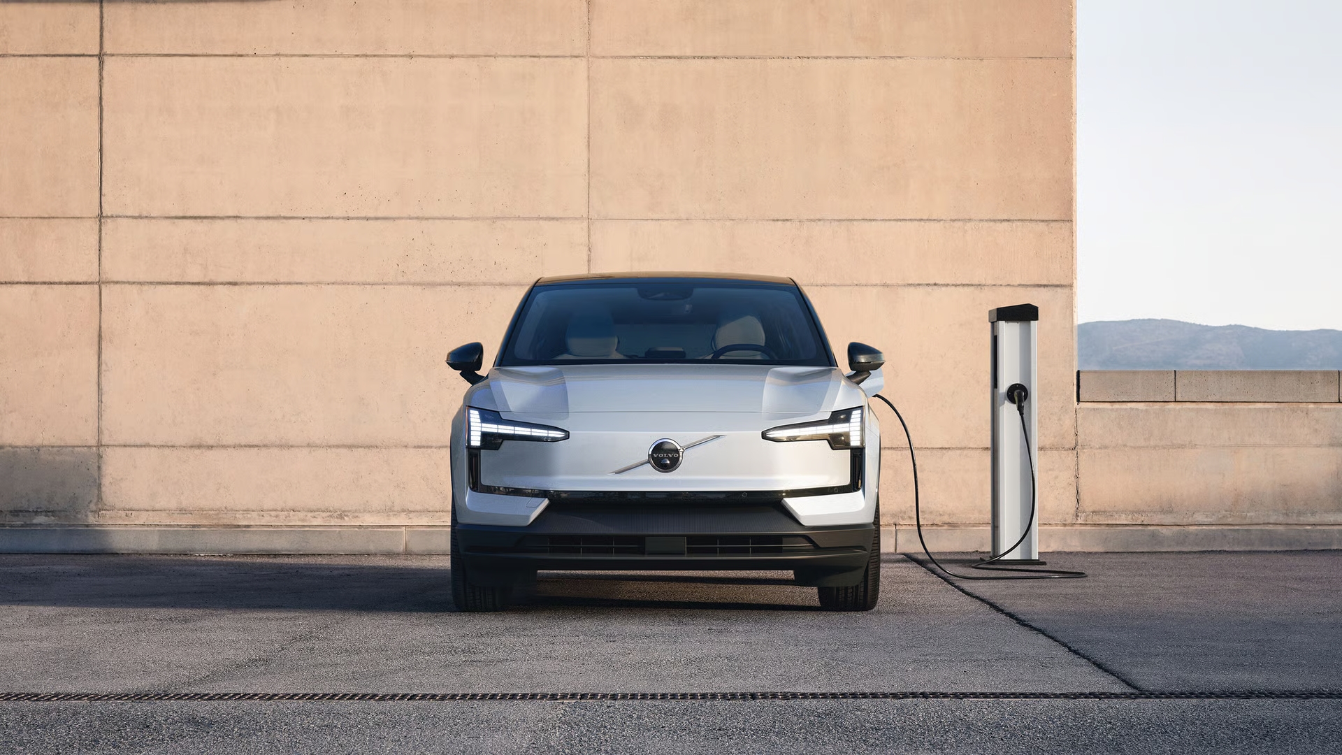 Full Version TIM00975 STRAIGHT FRONT CHARGING Hero Tablet