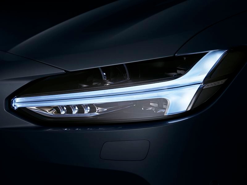Volvo V90 01