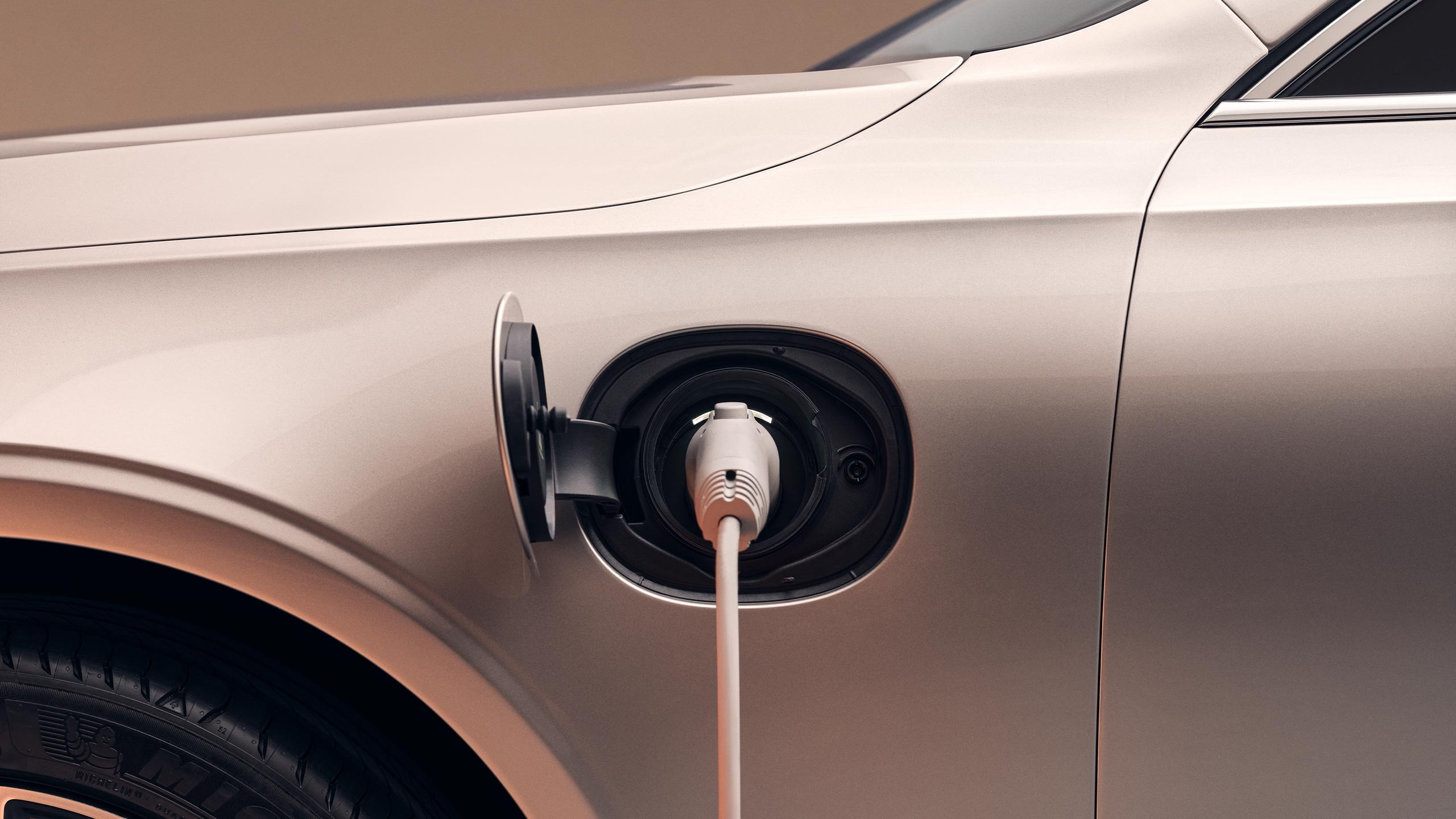 Volvo S90 Recharge esterni 3